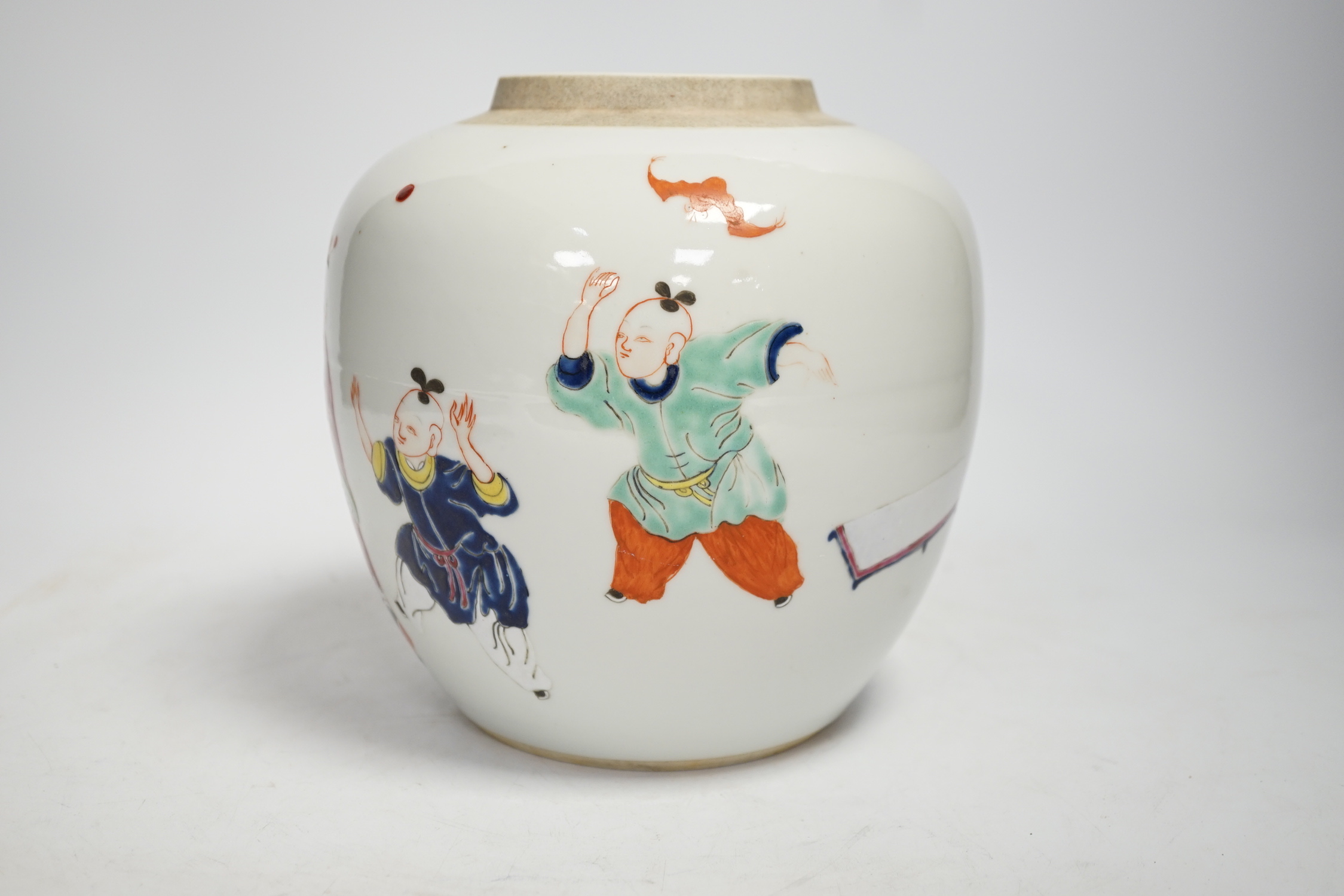 A Chinese famille rose ginger jar, late Qing, 18cm high